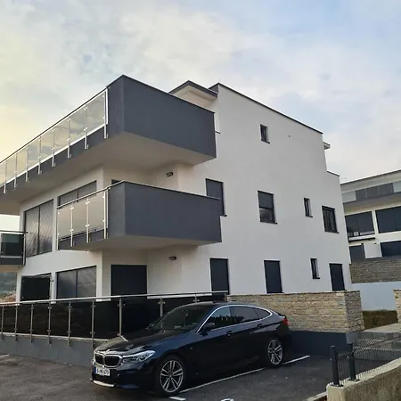 Black&white 1 Apartman *