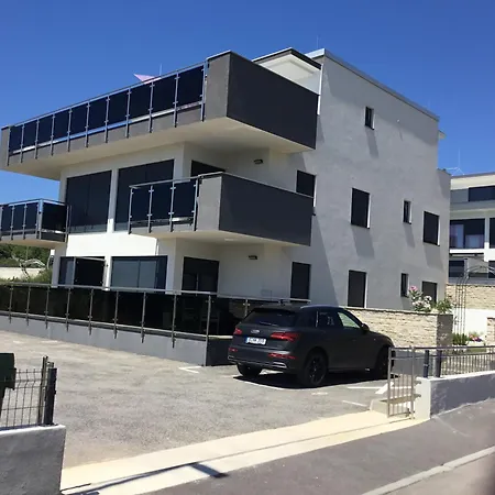 Black&white 1 Apartman Krk Town