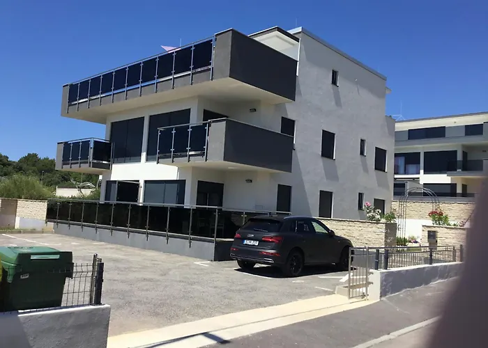 Black&white 1 Apartman Krk Town